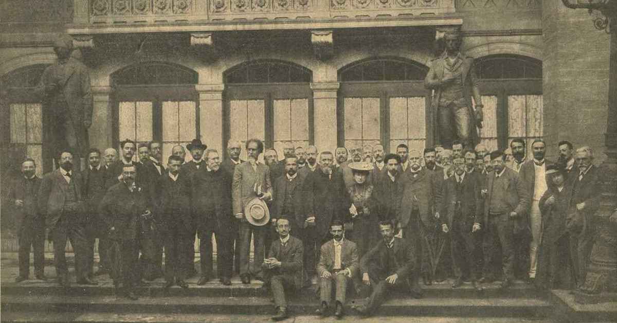 imagen de la nota Entre guerras y revoluciones, el 1° de Mayo impuso las 8 horas de trabajo